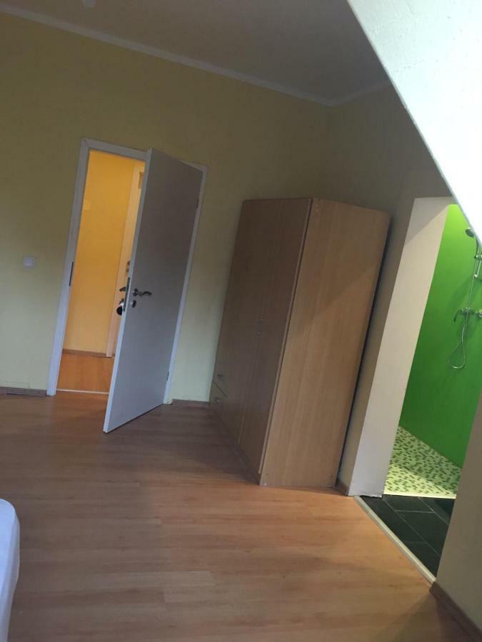Doppelbettzimmer Mit Bad カイザースラウテルン エクステリア 写真